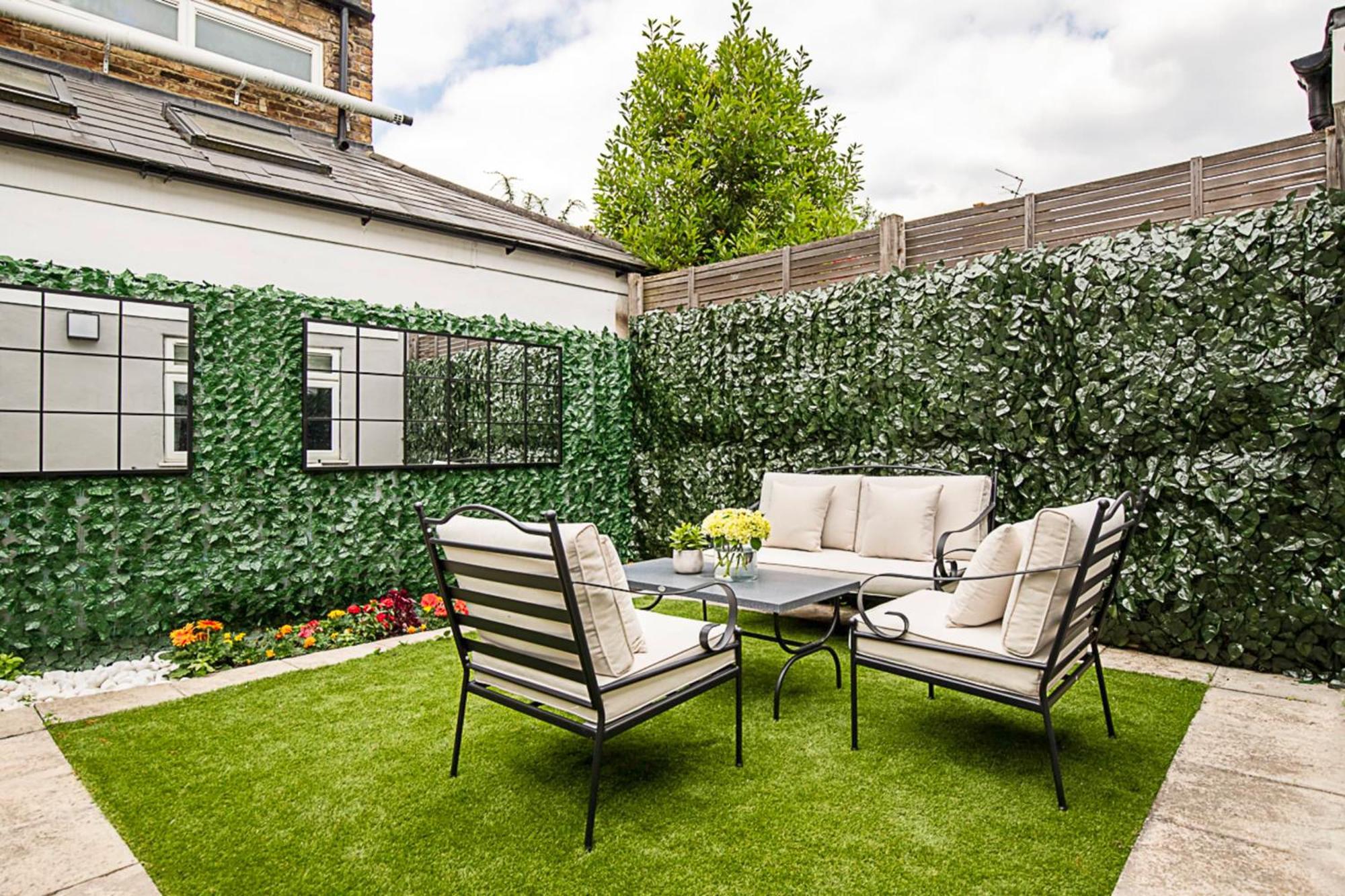 Luxurious 3 Bed Flat With Patio And Garden