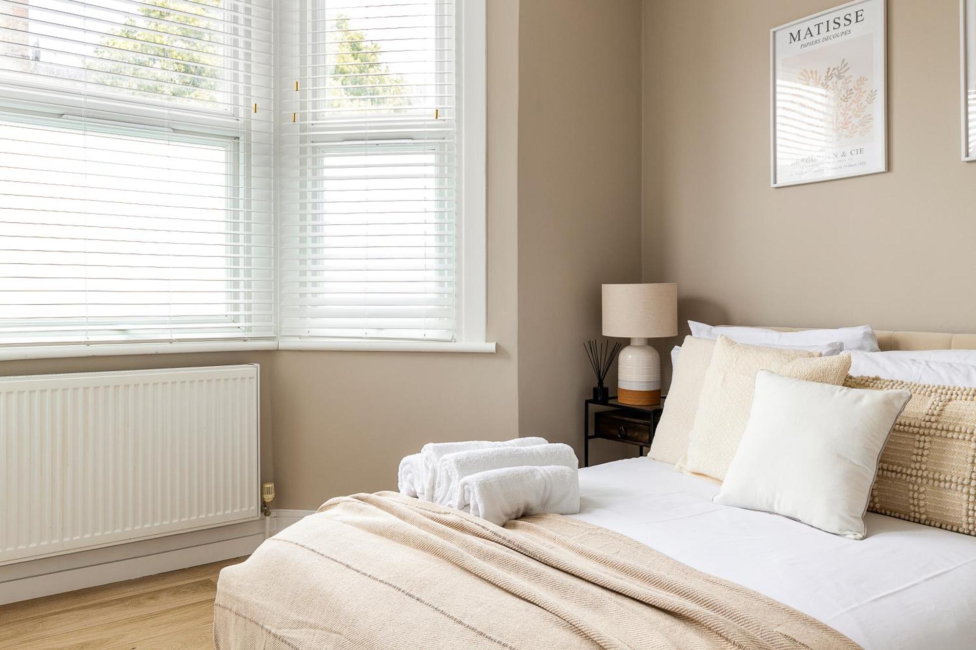 Luxurious 3 Bed Flat With Patio And Garden * Londra