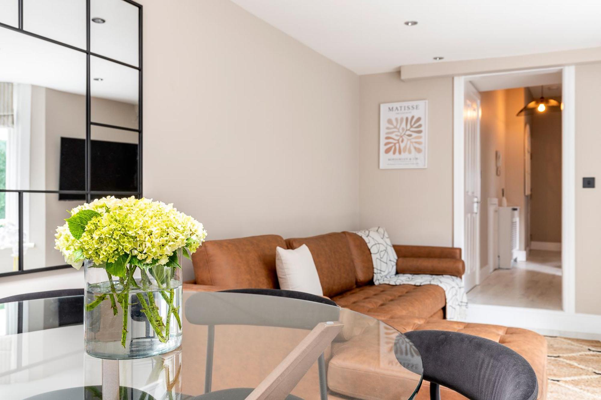 Luxurious 3 Bed Flat With Patio And Garden Appartamento